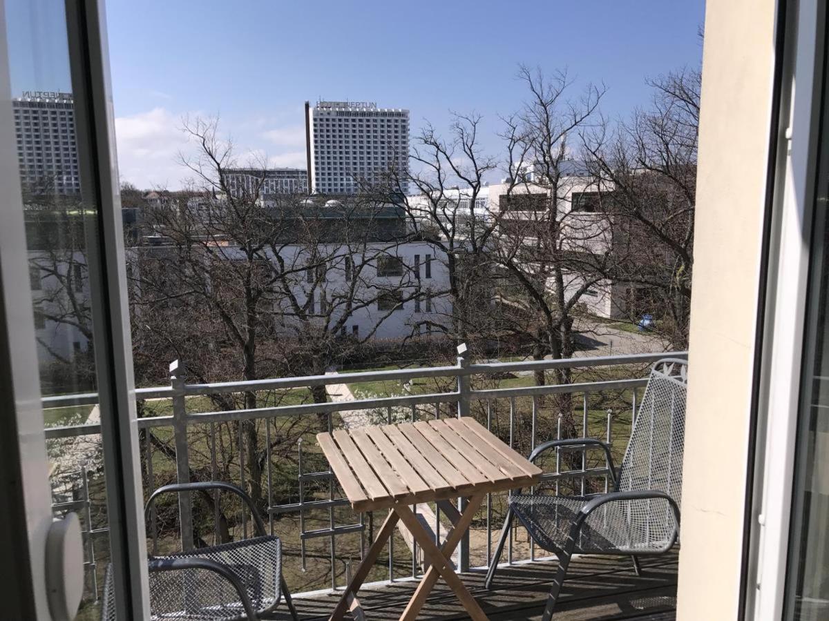 Charlotte, Direkt Am Kurpark Apartment Rostock Exterior photo